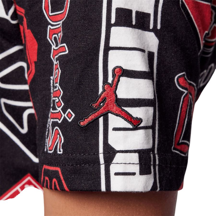 Jdb Mj Essential Aop Ss T-shirt manica corta da bambino Jordan | 95D621023